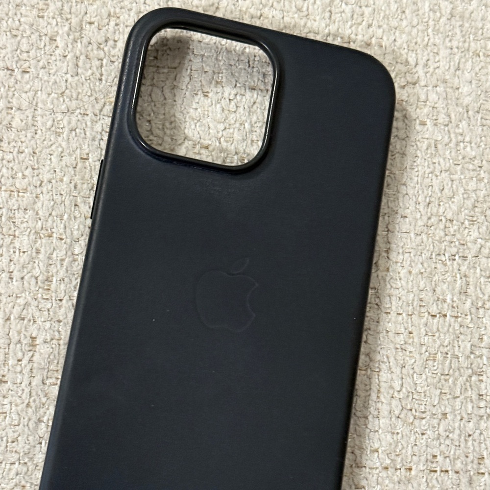 BLACK APPLE BRAND IPHONE 14 PRO MAX CASE